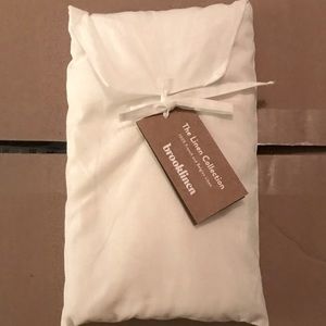 Set of Two Brooklinen Linen Pillowcases